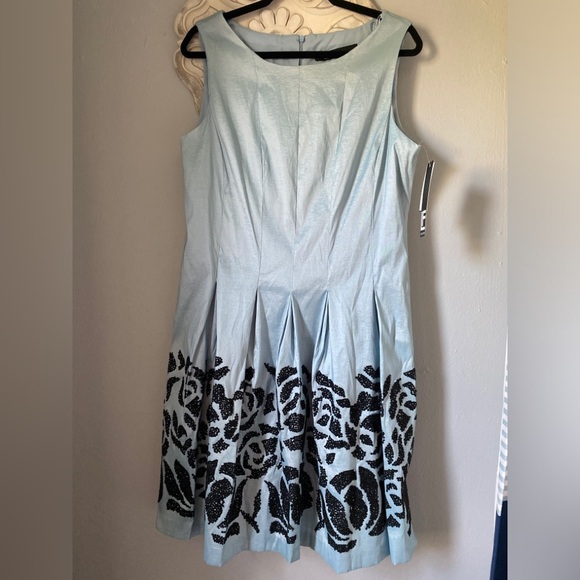 Leslie Fay Elegant Blue Dress with Black Floral Design - Picture 1 of 8